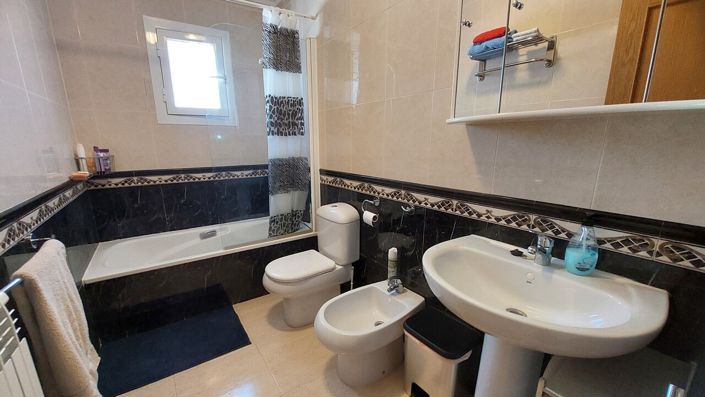 Image No.15-3 Bed Villa for sale