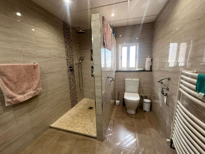 Image No.22-4 Bed Villa for sale