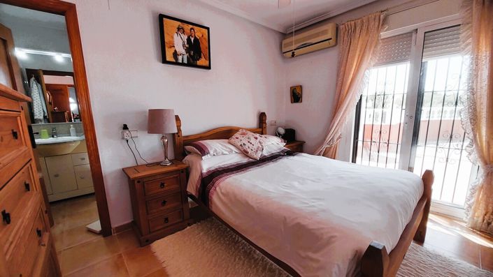 Image No.19-3 Bed Villa for sale