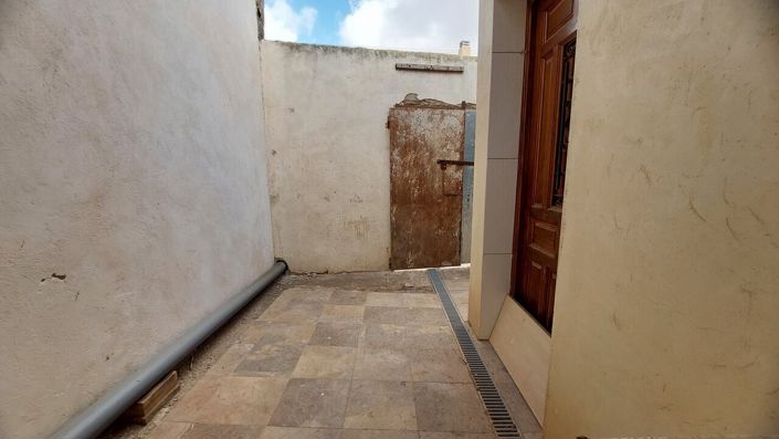 Image No.13-4 Bed Townhouse for sale