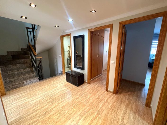 Image No.20-3 Bed Villa for sale