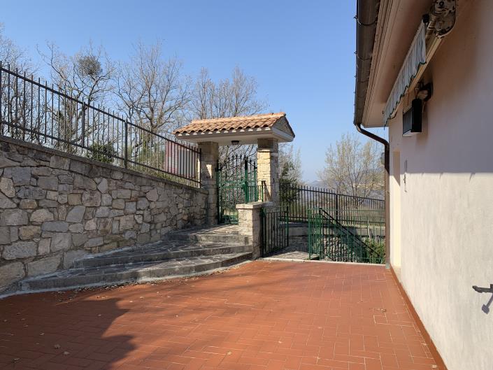 Image No.38-4 Bed Country Property for sale