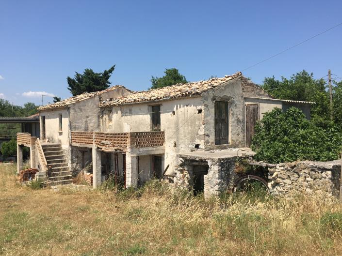 Image No.12-Ferme de 3 chambres à vendre à Casoli