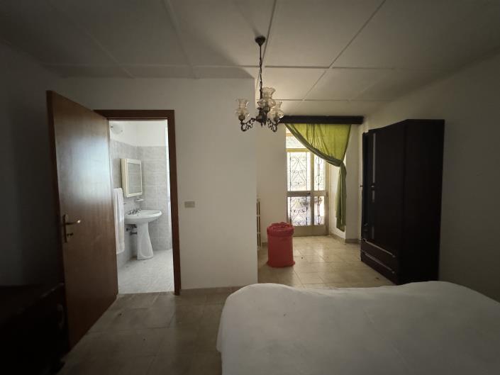 Image No.16-4 Bed House for sale