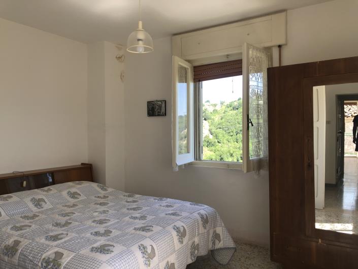 Image No.27-3 Bed Village House for sale