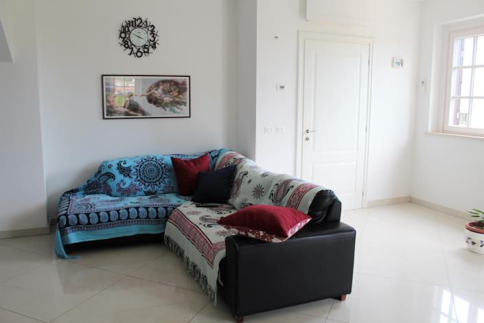 Image No.12-7 Bed Villa / Detached for sale