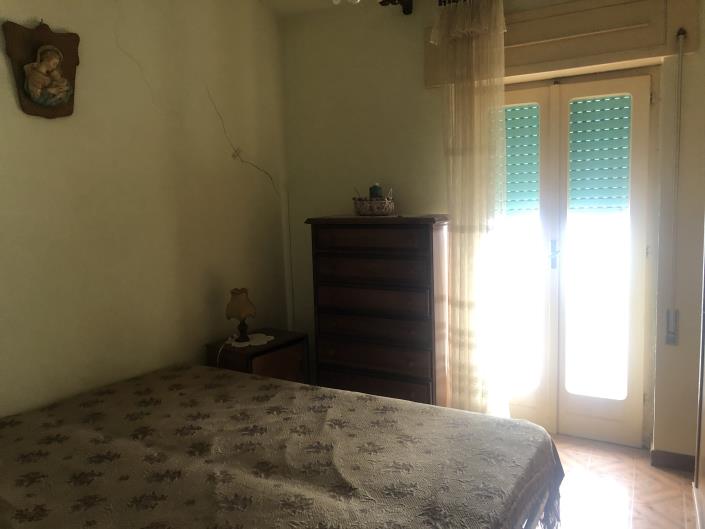 Image No.21-2 Bed Townhouse for sale