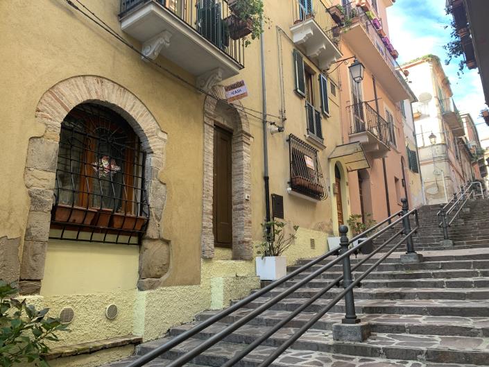 Image No.2-3 Bed Townhouse for sale