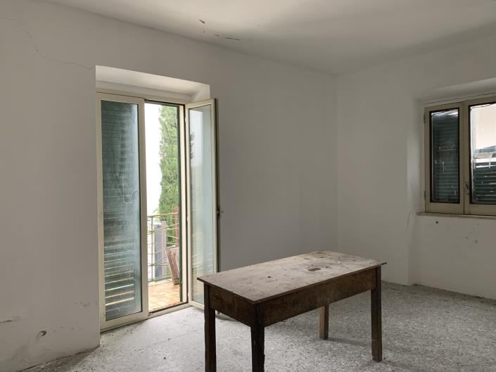 Image No.14-2 Bed Bar for sale