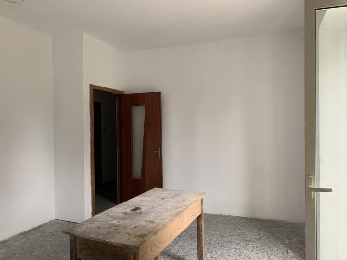 Image No.16-2 Bed Bar for sale