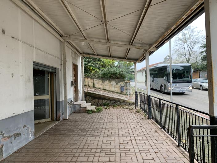 Image No.26-2 Bed Bar for sale