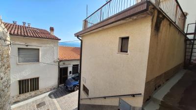 e0204fa3-281a-4b89-b61e-582268aed4eb