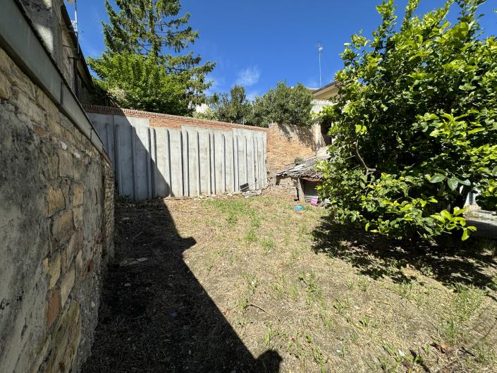 Image No.19-1 Bed Townhouse for sale