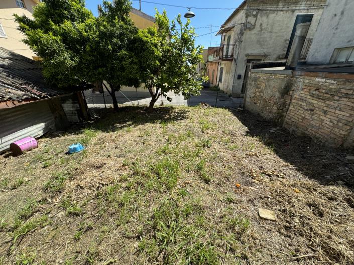 Image No.21-1 Bed Townhouse for sale