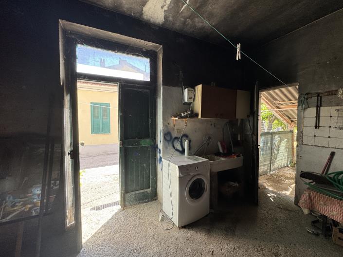 Image No.24-1 Bed Townhouse for sale