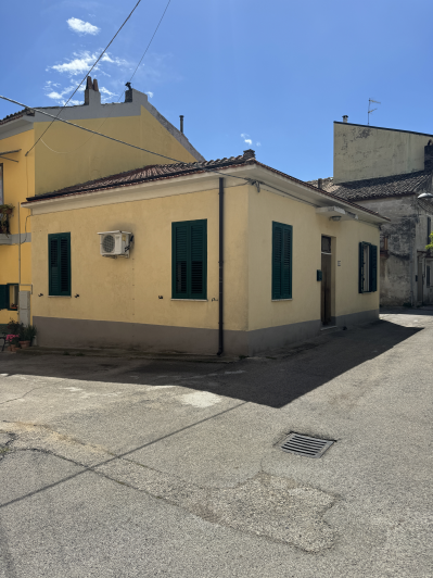 Image No.41-1 Bed Townhouse for sale