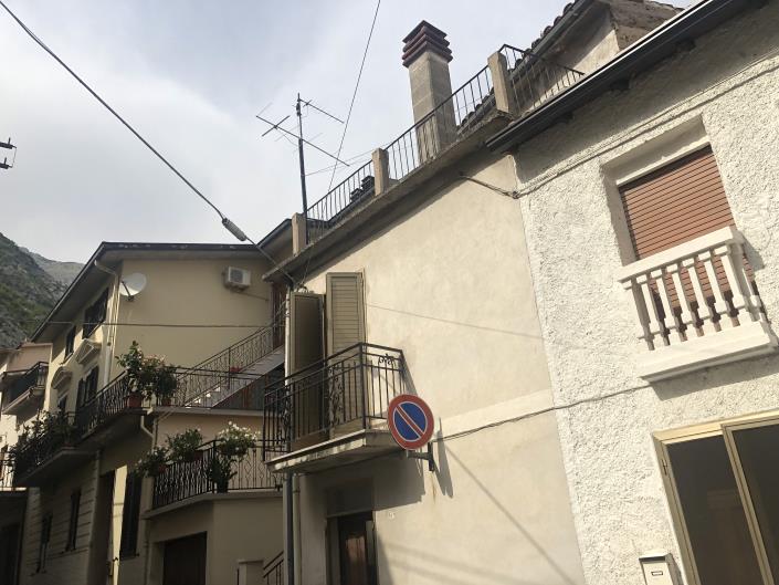 Image No.42-4 Bed Townhouse for sale