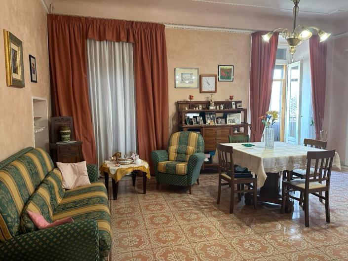 Image No.12-3 Bed Apartment for sale