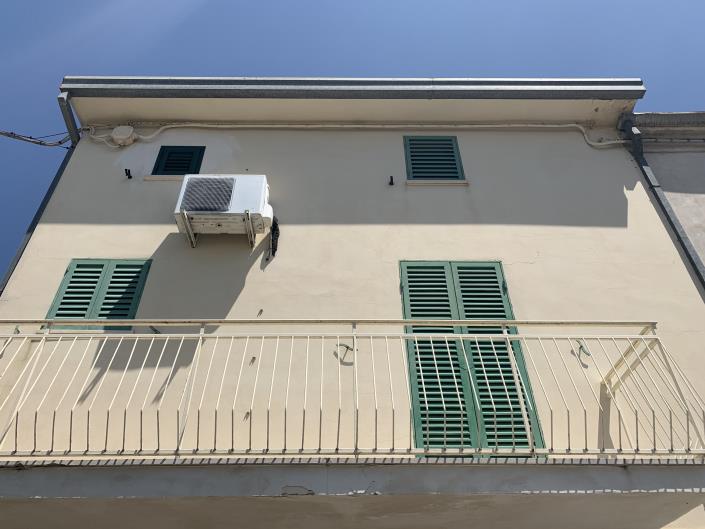 Image No.40-4 Bed Townhouse for sale