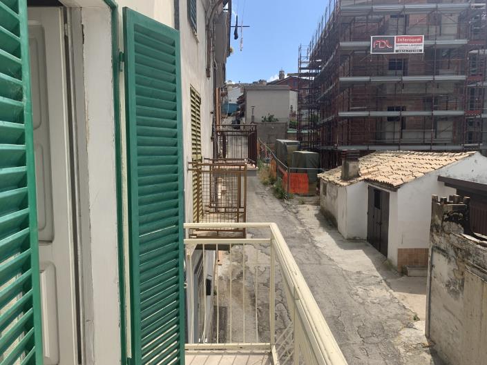 Image No.24-4 Bed Townhouse for sale