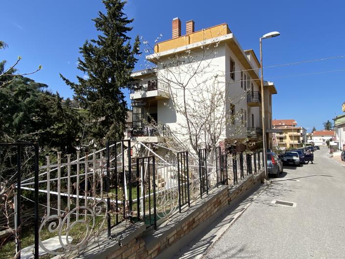 Image No.41-3 Bed Apartment for sale