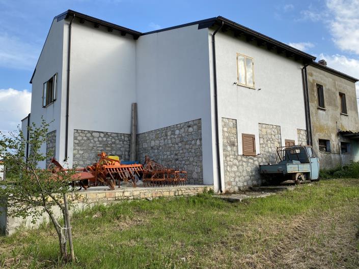 Image No.42-4 Bed Country House for sale