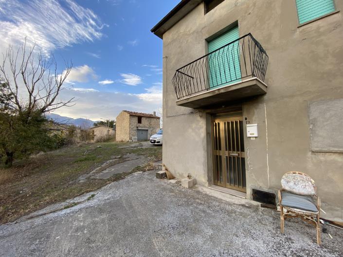 Image No.39-2 Bed Country House for sale