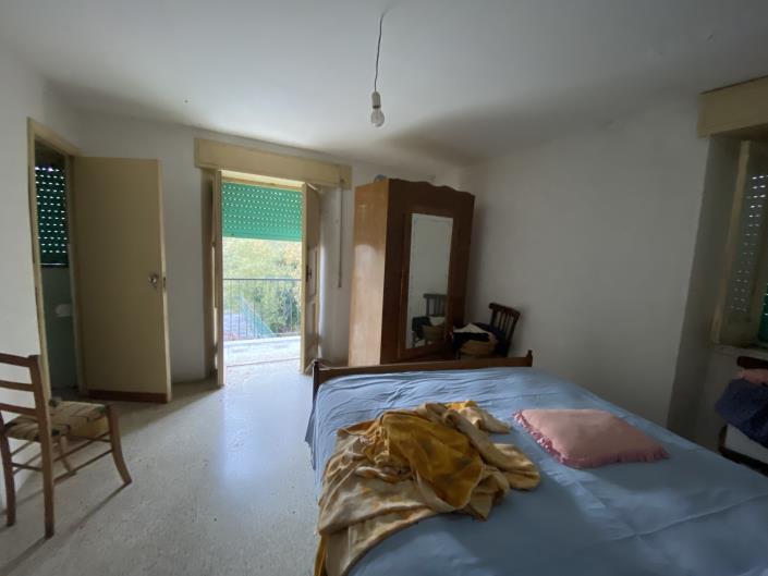 Image No.18-2 Bed Country House for sale