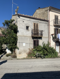 1 - Tornareccio, House