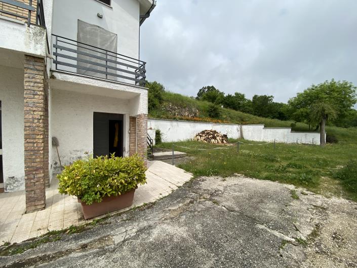 Image No.15-3 Bed House for sale