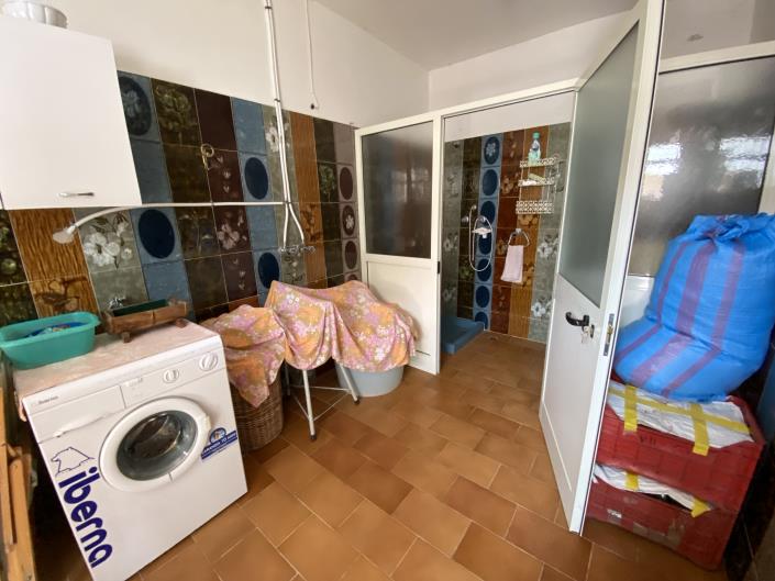 Image No.11-3 Bed House for sale