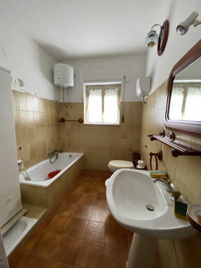 Image No.10-3 Bed House for sale