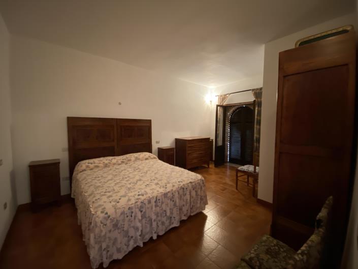 Image No.8-3 Bed House for sale