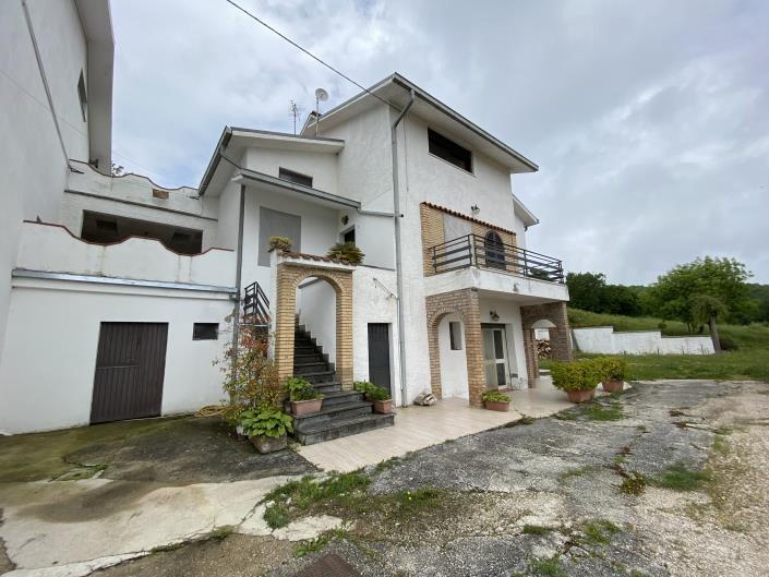 Image No.24-3 Bed House for sale