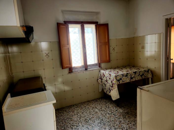 Image No.13-1 Bed House for sale