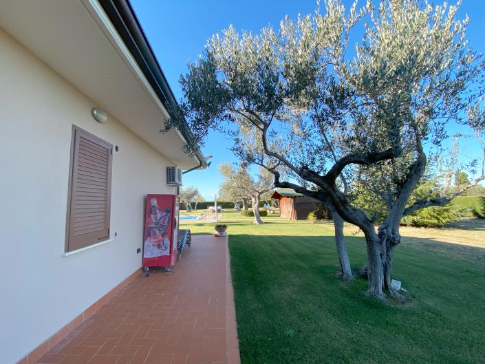 Image No.30-2 Bed Villa / Detached for sale