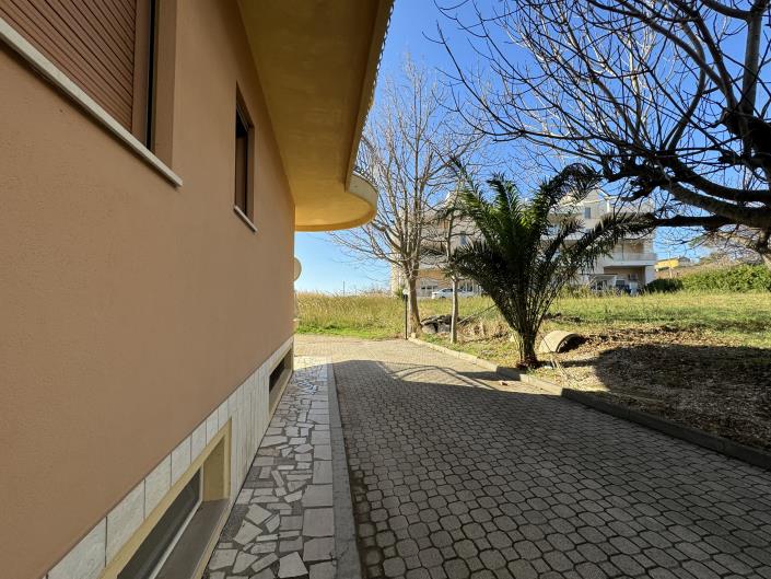 Image No.37-2 Bed Apartment for sale