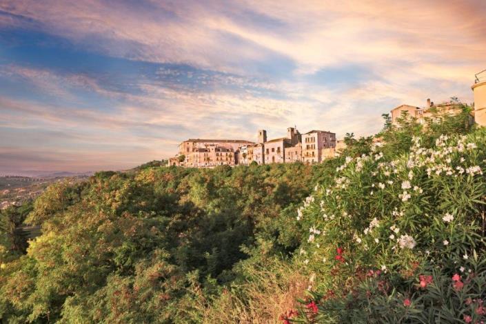 Image No.49-2 Bed Apartment for sale