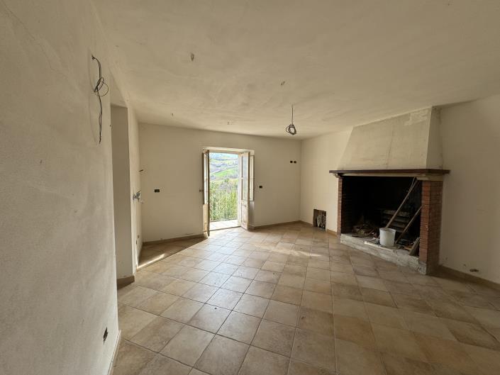 Image No.36-3 Bed Country House for sale