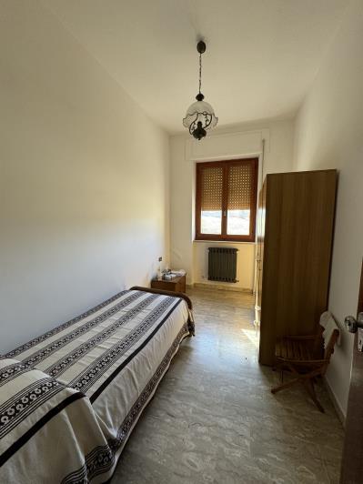 Image No.17-6 Bed Farmhouse for sale