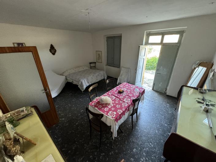 Image No.18-3 Bed House for sale