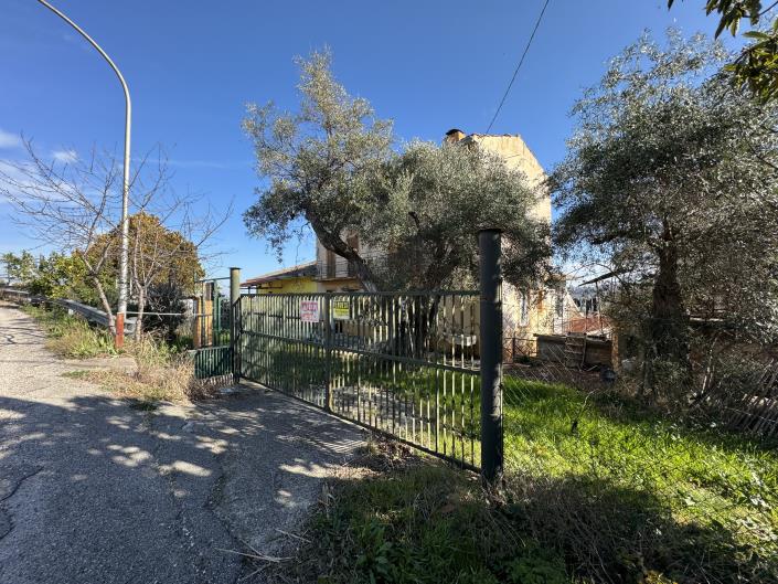 Image No.52-3 Bed House for sale