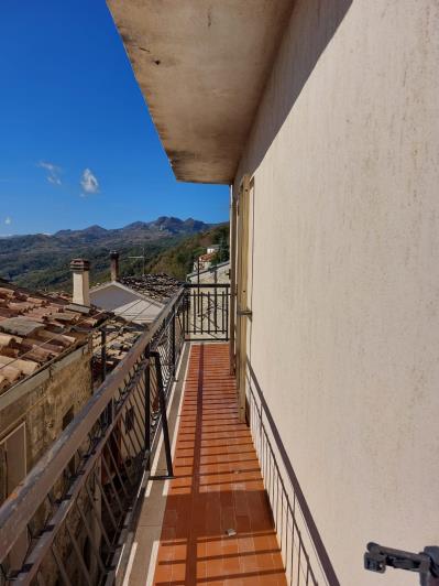 Image No.39-4 Bed Townhouse for sale