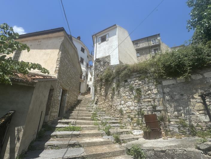 Image No.27-2 Bed Townhouse for sale