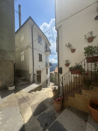 Image No.44-2 Bed Townhouse for sale