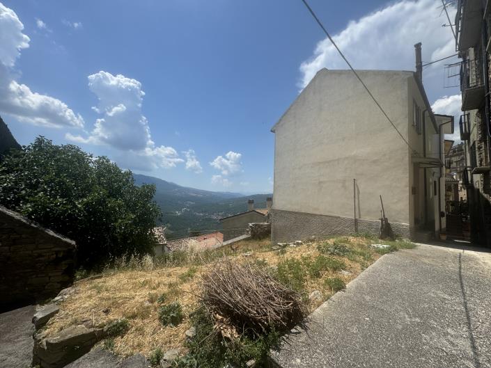 Image No.32-2 Bed Townhouse for sale