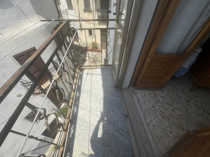 Image No.23-2 Bed Townhouse for sale