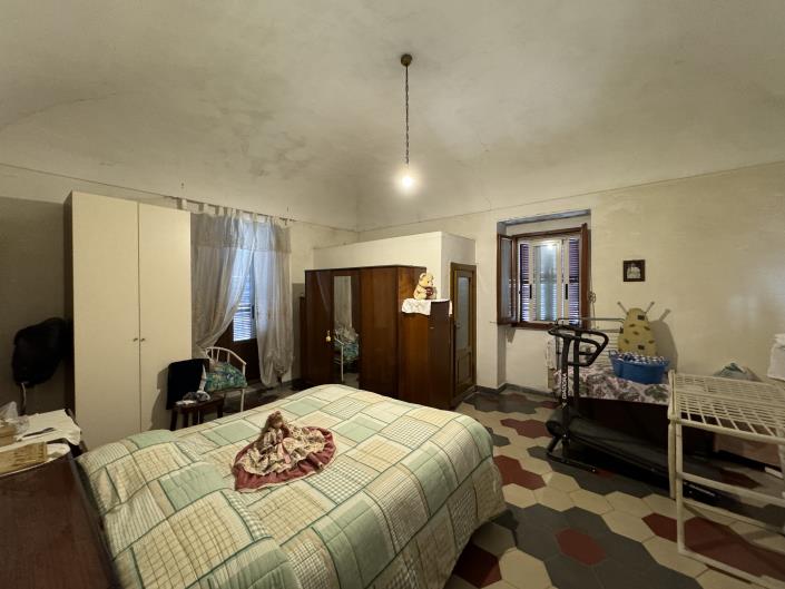 Image No.12-8 Bed Villa / Detached for sale