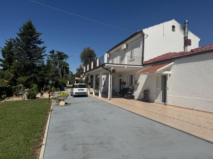 Image No.3-Villa / Détaché de 3 chambres à vendre à Scerni