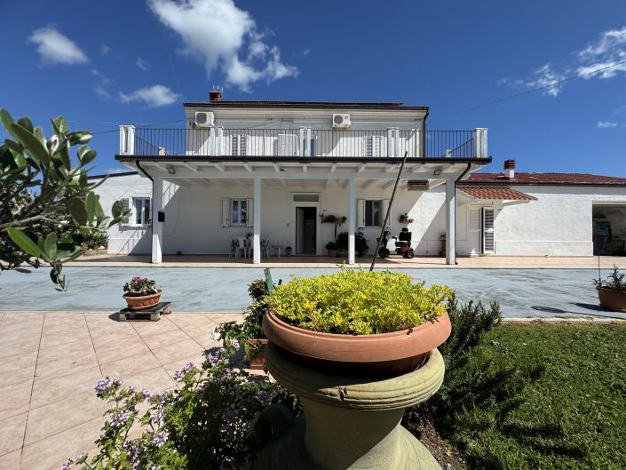 Image No.2-Villa / Détaché de 3 chambres à vendre à Scerni